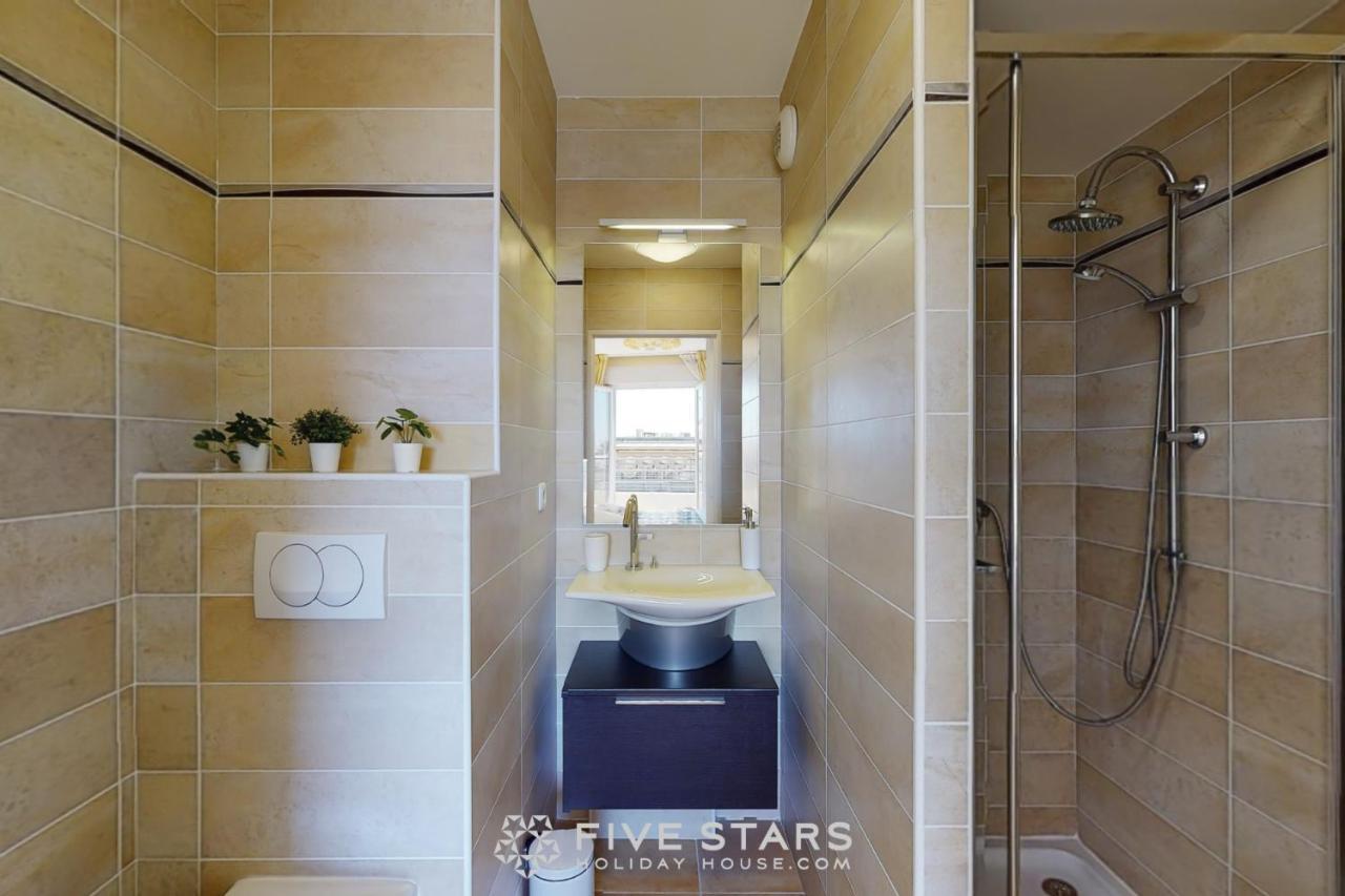 Luxury Beach Five Stars Holiday House Ницца Экстерьер фото