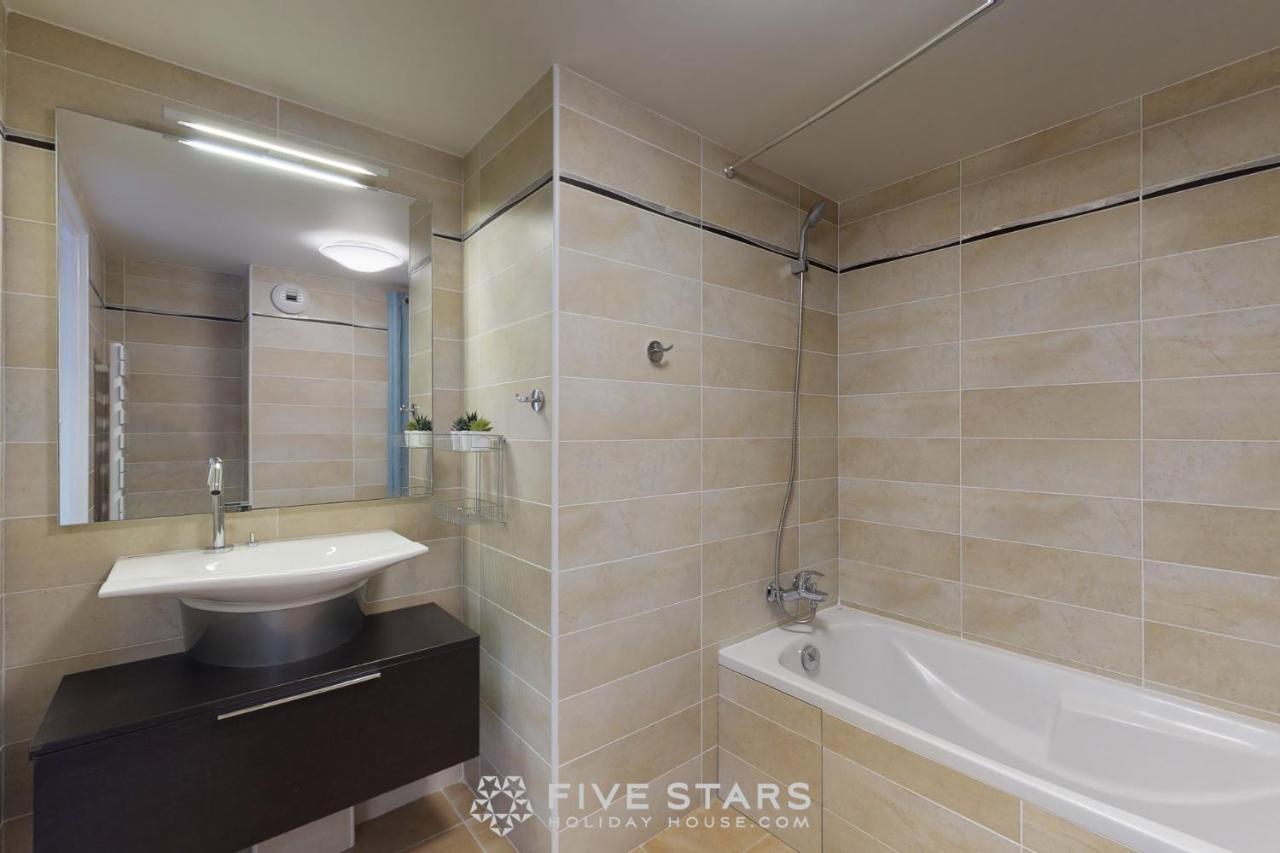 Luxury Beach Five Stars Holiday House Ницца Экстерьер фото